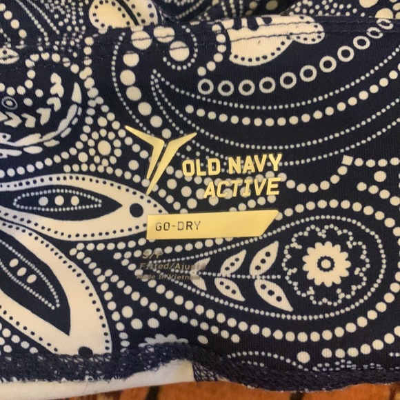 Old Navy Active Small Petite Go-Dry Workout Leggings - Picture 8 of 8